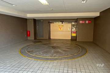 敷地内駐車場（屋内機械式）