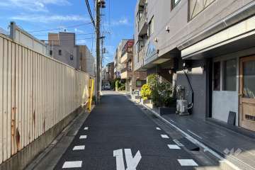 敷地南側の前面道路