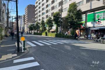 敷地東側の前面道路