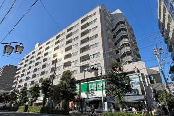 ルネ千駄木プラザの外観（北東側から）　