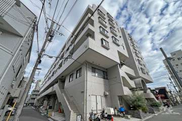 ルネ千駄木プラザの外観（南西側から）　