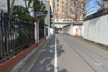 敷地東側の前面道路　