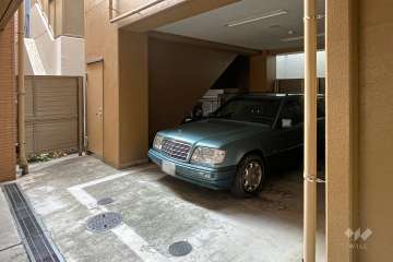 敷地内駐車場（屋内平面式）