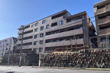 パークハイム千石の外観（南東側から）
