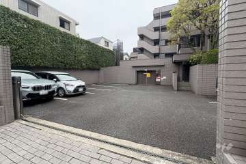 駐車場の出入り口