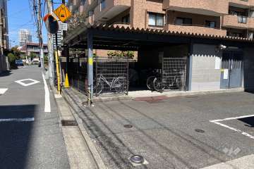 駐輪場・バイク置場（屋根あり）