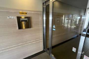 エントランスはオートロック付きです。