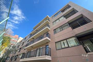 ヴィラージュ白山の外観（南西側から）