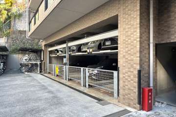 敷地内駐車場（屋内機械式）
