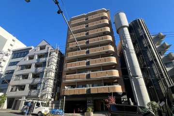 ロータリーパレス春日安藤坂の外観（西側から）
