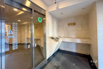 エントランスはオートロック付きです。