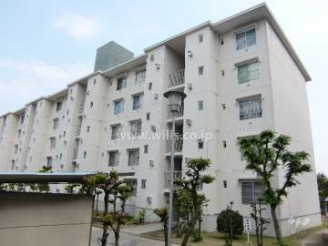 宝塚光明住宅3号棟の外観（北西側から）