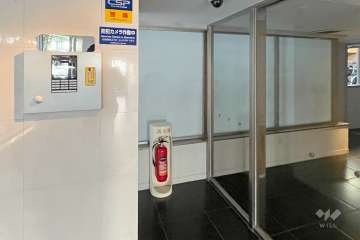 エントランスはオートロック付きです。