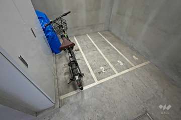 屋内に設けられた駐輪場