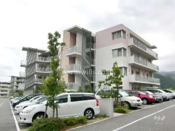 ルネサンクタスナシオンヒルズB棟の外観（北側から）