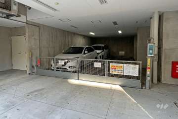 敷地内駐車場（屋内機械式）
