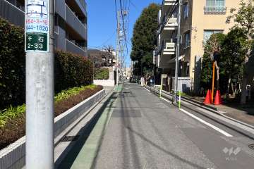 敷地南東側の前面道路