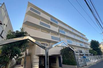 日神パレステージ本駒込の外観（東側から）