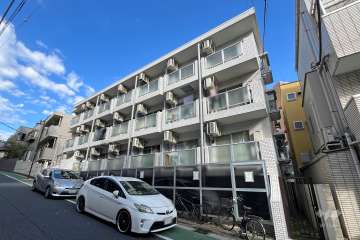 ペガサスマンション白山の外観（南西側から）