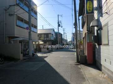 敷地北側の前面道路