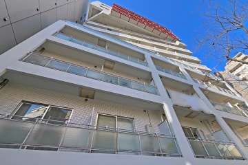 ライオンズマンション白山駅前の外観（南東側から）