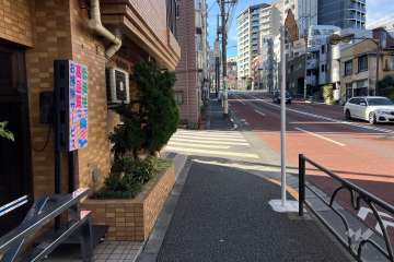 敷地北側の前面道路