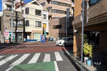 敷地北西側の前面道路