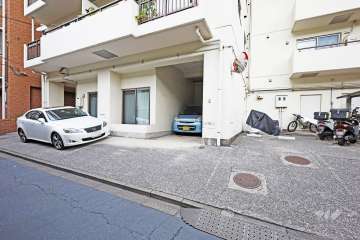 敷地内駐車場（屋外平面式・屋内平面式）