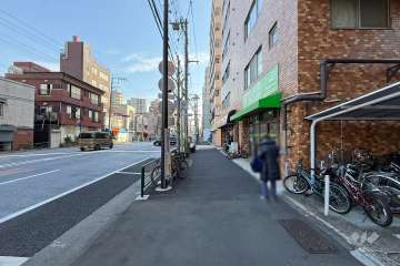 敷地北東側の前面道路