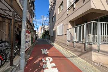 敷地南西側の前面道路