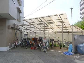 屋根付き駐輪場