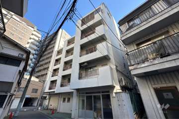 湯島ビルの外観（南西側から）.