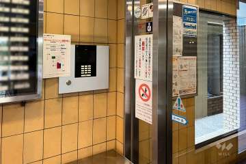 エントランスはオートロック付きです。