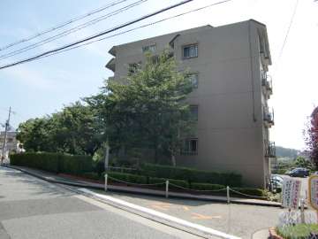 西宮セントポリア2号棟の外観（北東側より）