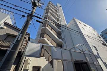 パールマンション白山の外観（北側から）