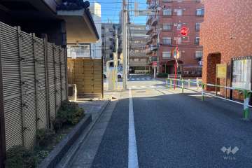敷地南西側の前面道路
