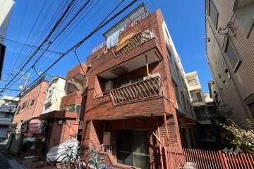 センチュリーマンション根津の外観（南側から）