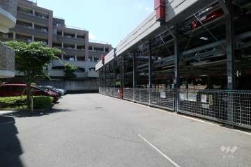 敷地内駐車場（屋外機械式）