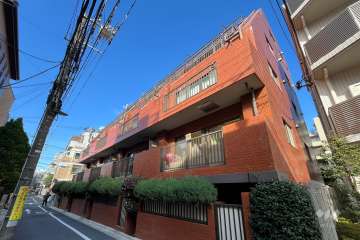 マンション小石川の外観（南東側から）