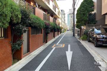 敷地南西側の前面道路