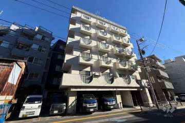 サンフラットマンションの外観（南西側から）
