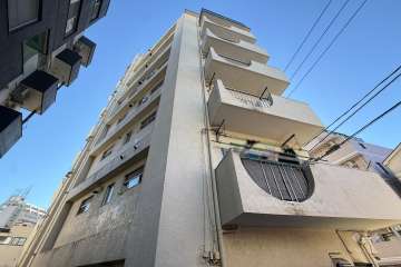 サンフラットマンションの外観（北西側から）