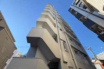 サンフラットマンションの外観（北東側から）