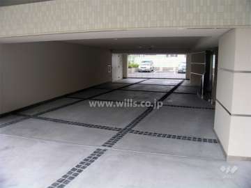 エントランス横の車寄せ