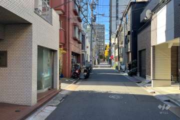 敷地北側の前面道路