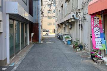 敷地南側の前面道路