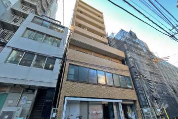 ライオンズマンション文京根津の外観（東側から）