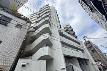 ソフィアお茶の水の外観（北東側から）