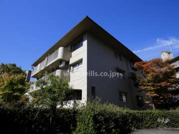 芦屋緑1住宅 3号棟の外観（南東側から）