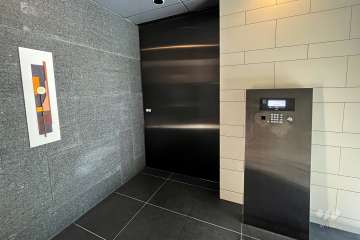 エントランスはオートロック付きです。